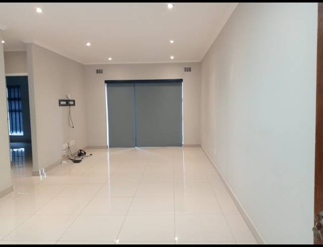 2 BEDROOM APARTMENT FOR SALE IN UMHLANGA RIDGE